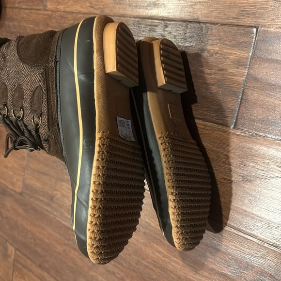 Size 10 Women's Brown Winter Boots - Picture 11 of 12